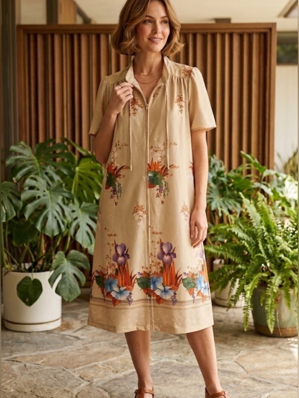 Vintage 70s Vandemere Floral Zip-Front Muumuu House Dress - Size M